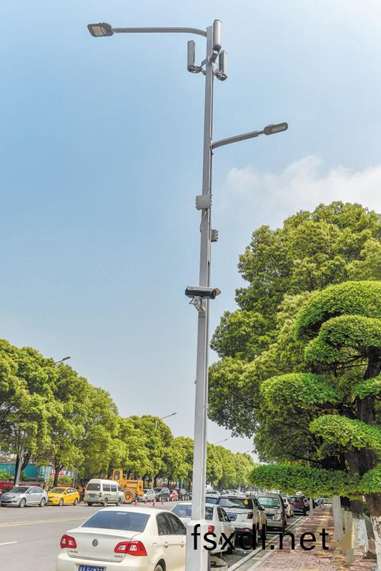 湖南(nan)首(shou)条“智(zhi)慧照(zhao)明路”亮相(xiang)长(zhang)沙隆(long)平(ping)高(gao)科(ke)技(ji)园(yuan)