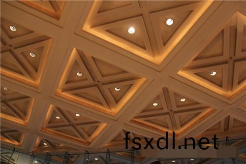 南(nan)京(jing)城(cheng)市若干节点夜景(jing)照明(ming)调研(yan)记录报告(gao)