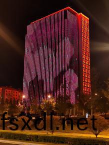 威海绿(lv)轴中(zhong)央(yang)商(shang)务(wu)区(qu)亮化(hua)工(gong)程(cheng)